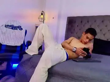Chaturbate Free Live Porn of tommy_west_