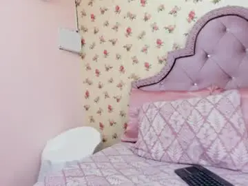 Chaturbate Live Sex Cam of watson_crystal00