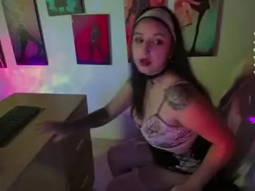 Chaturbate Nude Webcam of emma_luna059