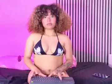 Chaturbate Live Sex of adelerouss