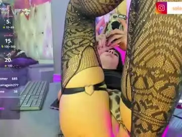 Chaturbate Live Sex Cam of charlie_williams_1