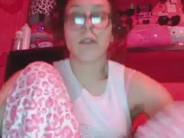 Chaturbate Watch Live Sex Cams of twizzytoxic22