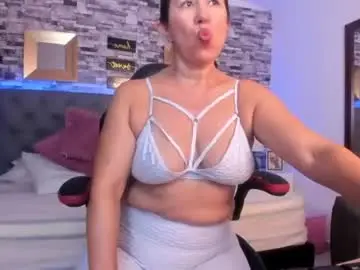 Chaturbate Live Sex of yeseniaa_25