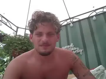 Chaturbate Live Sex of roberto_twink1
