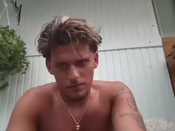 Chaturbate Live Sex of roberto_twink1