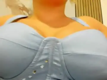Chaturbate Private Sex Chat of emilia_betancourt0923