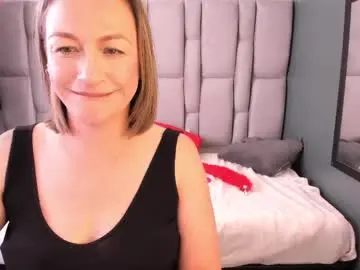 Chaturbate Live Sex Cam of charlot_milf