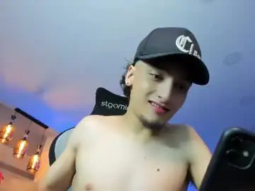 Chaturbate Live Sex Cam of enzo_marblisky