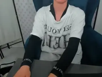 Chaturbate Free Porn Cam of carlisosexy