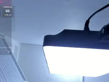 Chaturbate Best live sex cam show of laura_debora18