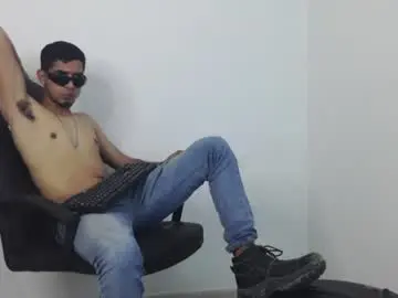 Chaturbate Free Porn Cam of masters_latins
