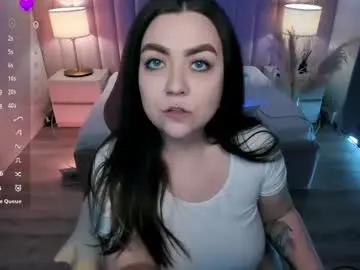 Chaturbate Live Sex Cam of ashton_heidi