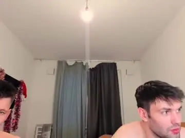 Chaturbate Live Sex Cam of kevin_hornyyy