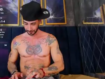 Chaturbate Live Porn of darwin_horny2