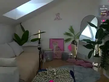 Chaturbate Live Sex Cam of hannahflora