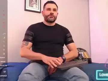 Chaturbate Nude Webcam of jonas_beard1