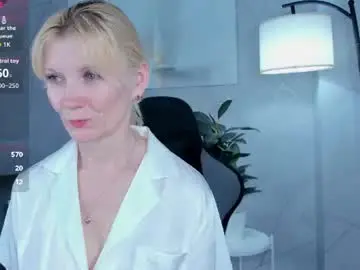 Chaturbate Sex Cam of julie_lucasss