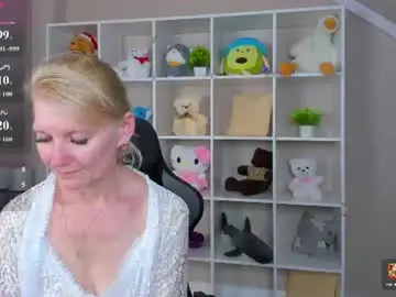 Chaturbate Nude Webcam of julie_lucasss