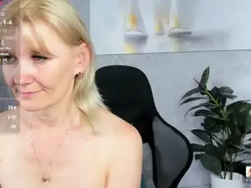 Chaturbate Watch Live Sex Cams of julie_lucasss
