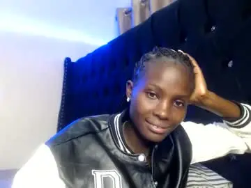 Chaturbate Live Sex Cam of essy_hero