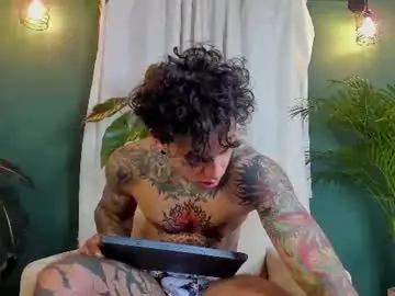 Chaturbate Free Porn Cam of aron_ford