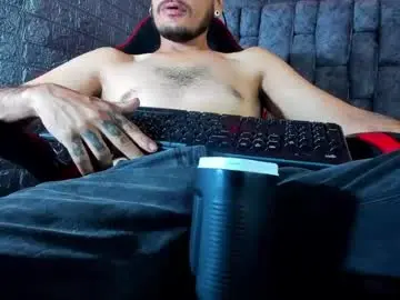Chaturbate Nude Webcam of axell_cross2