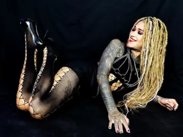 Imlive Free Porn Cam of OnixWitch777