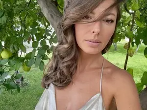 Myfreecams Live Porn of Nikolle_01