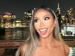 Myfreecams Live Sex Cam of UrBabyGirl