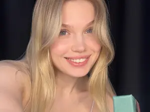 Myfreecams Nude Webcam of Effie_Cute