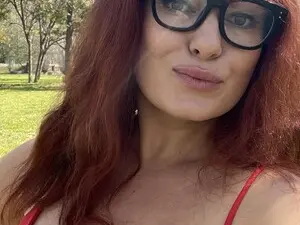 Myfreecams Sex Chat of Modest__Devil