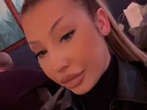 Myfreecams Live Sex Cam of Lora_Luv