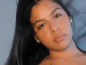 Myfreecams Sex Chat of Clara4w