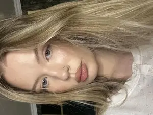 Myfreecams Adult Webcam of Kiki_Miki