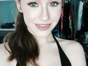 Myfreecams Live Sex Cam of EmilyBloom
