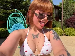 Myfreecams Adult Video Chat of VelvetEmber