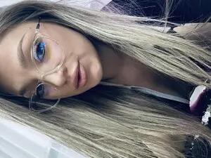 Myfreecams Nude Webcam of WetSelf