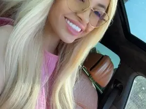 Myfreecams Watch Live Sex Cams of BaayBee__