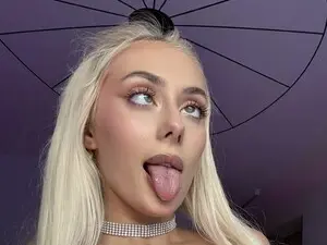 Myfreecams Live Sex Cam of Loren_Wood