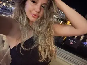 Myfreecams Free Live Porn of StrawberryHug