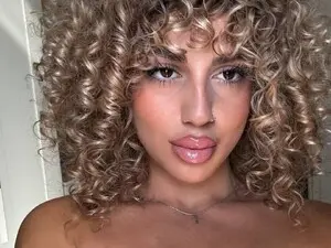 Myfreecams Nude Webcam of sweetcurlyyy