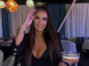 Myfreecams Live Sex Cam of Alma_Luv