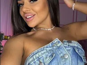 Myfreecams Watch Live Sex Cams of Ellaacandy