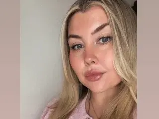 Streamate Adult Webcams of PeachyPolUK