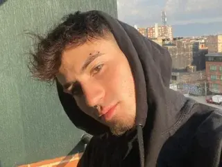 Streamate Live Porn of LucasKninght