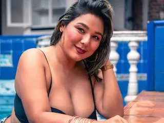 Streamate Live Sex Cam of LatinaHoleQueen