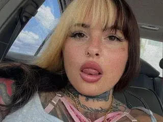 Streamate Live Sex Cam of HoneyDripsOnYou