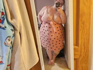 Streamate Adult Webcam of CurvesWithBBW
