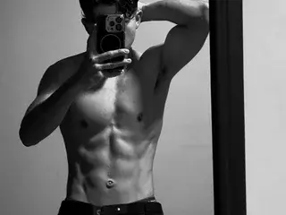 Streamate Sex Cam of NicolaiKarav