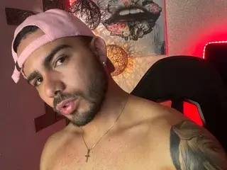 Streamate Live Porn of hairyboyx